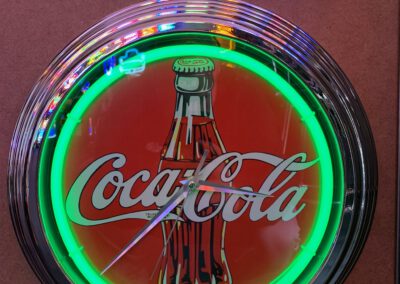 neon klok coca cola oldies saloon