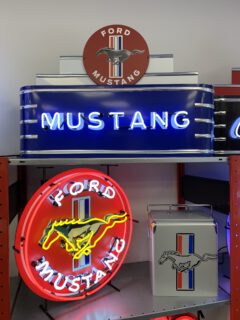 Mustang Neon display oldies saloon